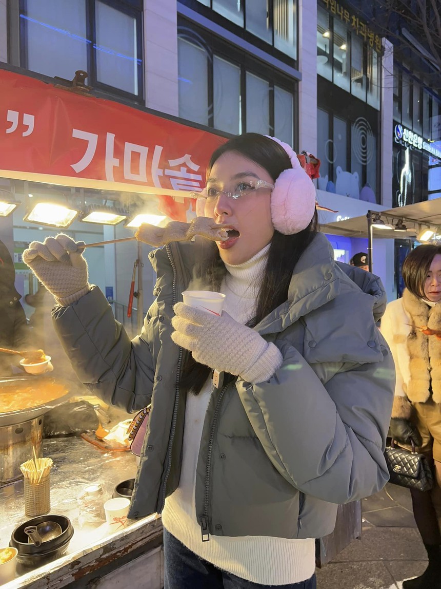 Visual Tiểu Vy và Thuỳ Tiên bùng nổ tại Hàn Quốc: Mỗi người một vẻ, đều xinh đến phát mê - Ảnh 5.