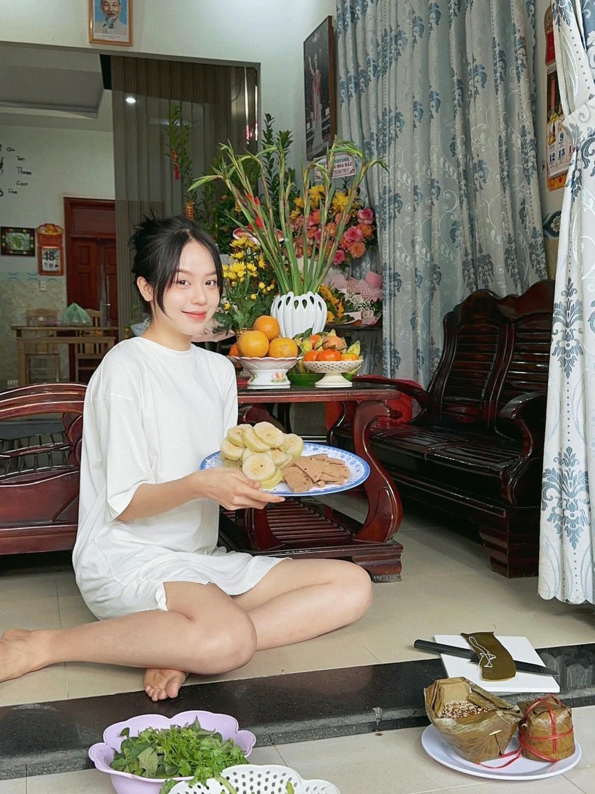 Tết đầu tiên trên cương vị mới của dàn hậu Vbiz: Ngọc Châu, Thanh Thủy khoe sắc rạng rỡ, Mai Phương vướng tranh cãi - Ảnh 1. Tết đầu tiên trên cương vị mới của dàn hậu Vbiz: Ngọc Châu, Thanh Thủy khoe sắc rạng rỡ, Mai Phương vướng tranh cãi - Ảnh 1.