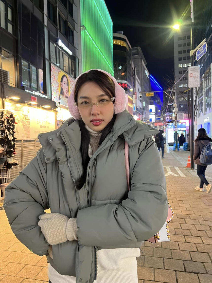 Visual Tiểu Vy và Thuỳ Tiên bùng nổ tại Hàn Quốc: Mỗi người một vẻ, đều xinh đến phát mê - Ảnh 6.