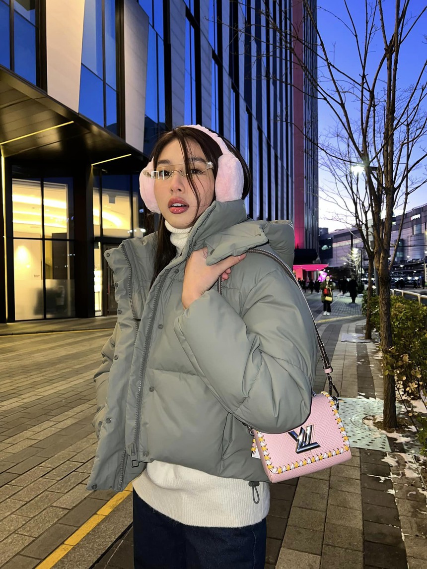 Visual Tiểu Vy và Thuỳ Tiên bùng nổ tại Hàn Quốc: Mỗi người một vẻ, đều xinh đến phát mê - Ảnh 8.