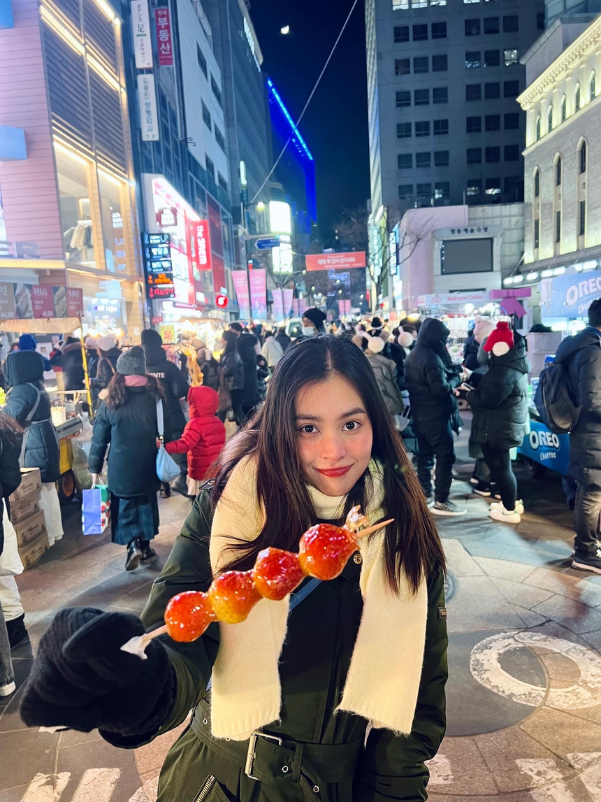 Visual Tiểu Vy và Thuỳ Tiên bùng nổ tại Hàn Quốc: Mỗi người một vẻ, đều xinh đến phát mê - Ảnh 3.