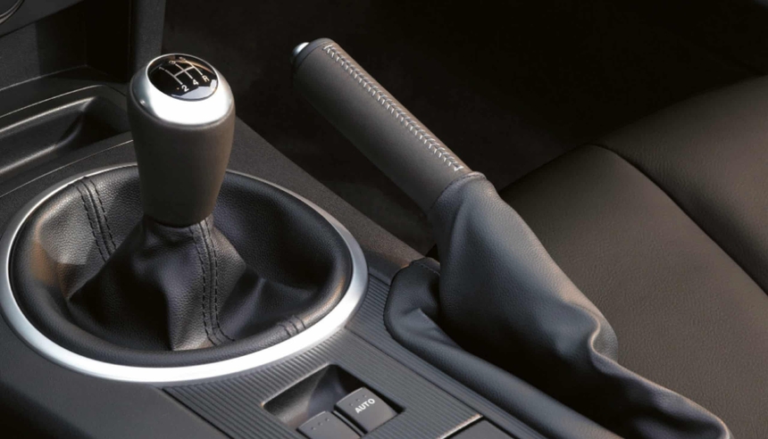 Chuyên gia nhận định: Phanh điện tử 'ngu ngốc' và 'nguy hiểm' - Ảnh 2.