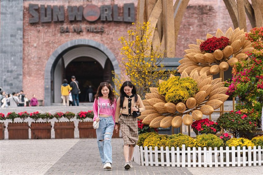 Ngập tràn không khí Tết trong Lễ hội Vạn sắc hoa xuân tại Bà Nà - Ảnh 2.