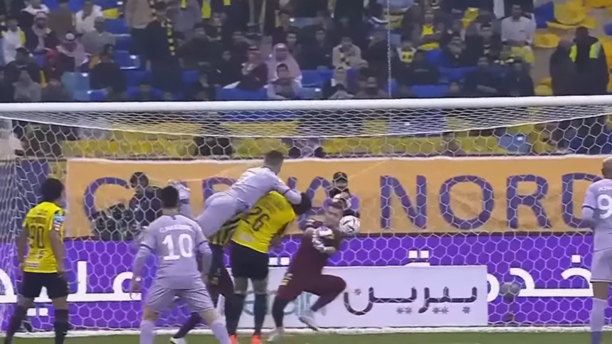 HLV Garcia trách vì Ronaldo bỏ lỡ cơ hội 'thay đổi trận đấu' - Ảnh 2. HLV Garcia trách vì Ronaldo bỏ lỡ cơ hội 'thay đổi trận đấu' - Ảnh 2.