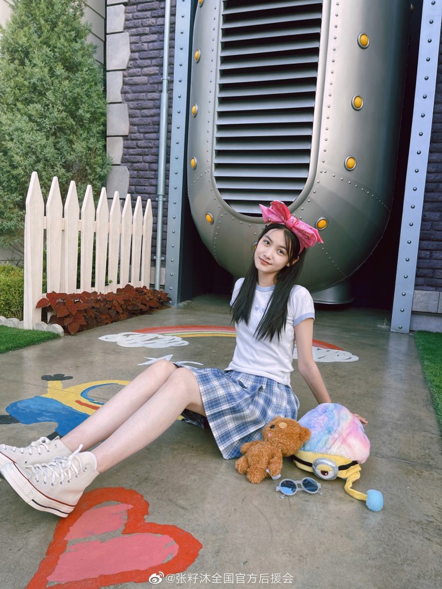 Tiểu Long Nữ bản nhí ‘trổ mã’ xinh đẹp như thiếu nữ sau 10 năm, đóng cả siêu phẩm hay nhất châu Á năm qua! - Ảnh 10.