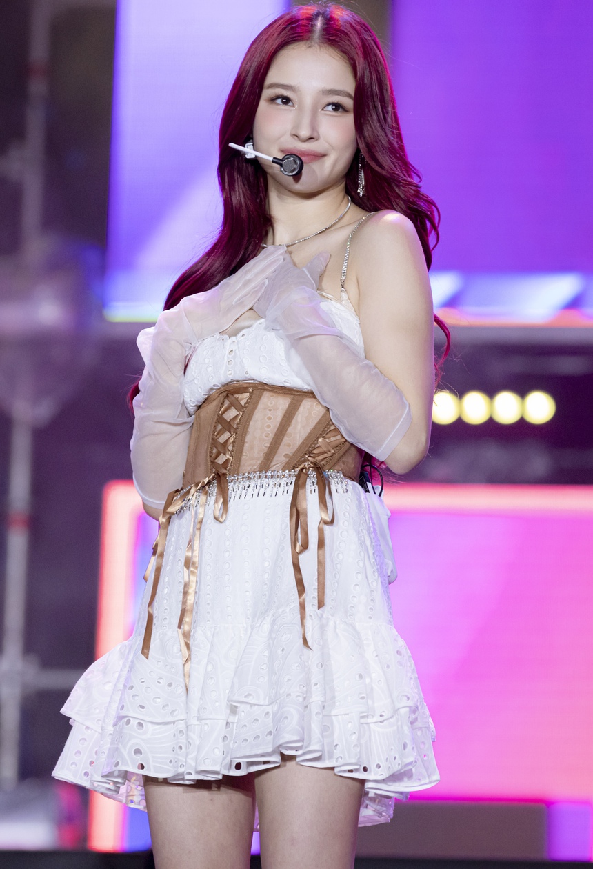 MOMOLAND có sân khấu cuối cùng là tại Việt Nam? - Ảnh 7. MOMOLAND có sân khấu cuối cùng là tại Việt Nam? - Ảnh 7.