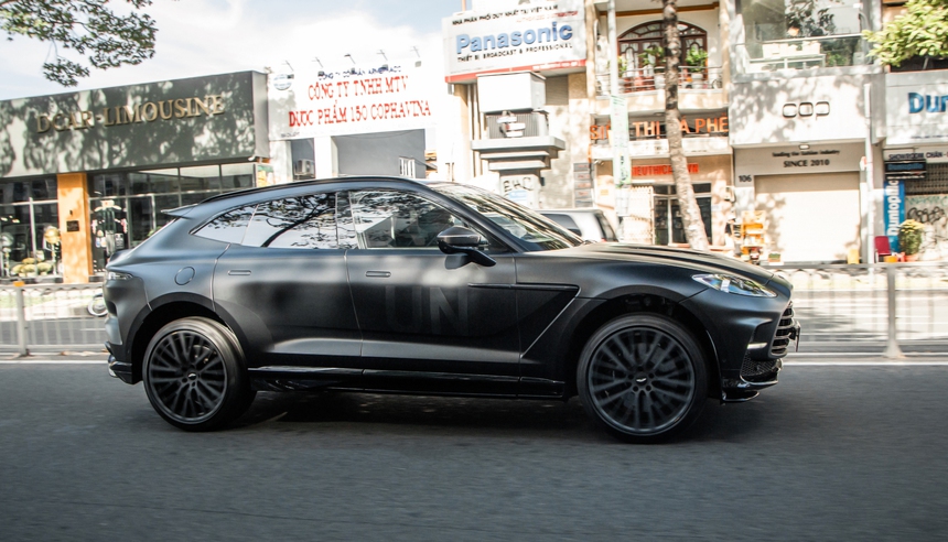 Ông Đặng Lê Nguyên Vũ lần đầu xuống phố cùng SUV mạnh nhất Việt Nam: 3 tháng chỉ đi 99 km,  - Ảnh 3.