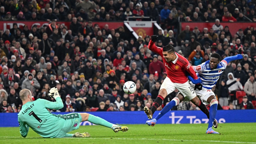 VIDEO bàn thắng MU 3-1 Reading: Casemiro trở lại liền lập cú đúp - Ảnh 4. VIDEO bàn thắng MU 3-1 Reading: Casemiro trở lại liền lập cú đúp - Ảnh 4.