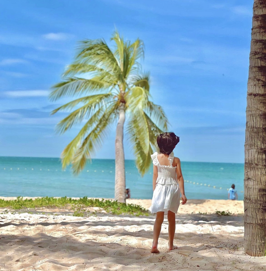 Hoa hậu Đặng Thu Thảo đưa nhóc tỳ hào môn đi du lịch, ái nữ gây ấn tượng vì 1 chi tiết đặc biệt - Ảnh 2. Hoa hậu Đặng Thu Thảo đưa nhóc tỳ hào môn đi du lịch, ái nữ gây ấn tượng vì 1 chi tiết đặc biệt - Ảnh 2.