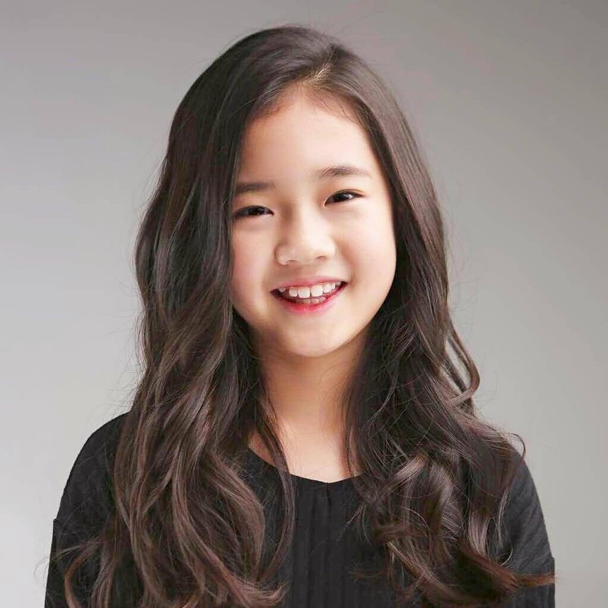 Nhóm "em gái BLACKPINK" hé lộ thành viên 14 tuổi: Mặt "baby" nhưng giọng hát nội lực, có mối quan hệ đặc biệt với em út NewJeans  - Ảnh 8.