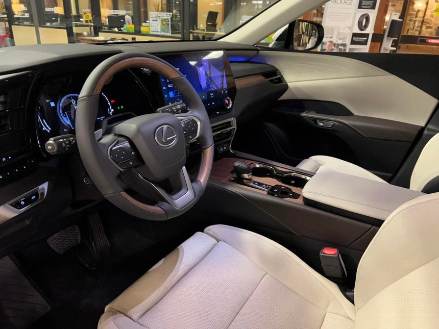 Lexus RX 2023 dời lịch ra mắt sang tháng 2: Giá dự kiến từ 3,43 tỷ đồng, xe đã về Việt Nam - Ảnh 4.