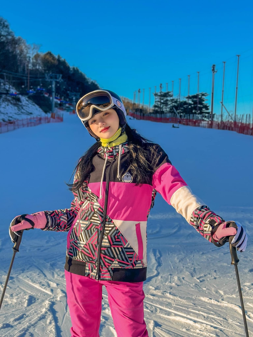 Sao Việt du xuân đầu năm: Hàn Quốc trở thành điểm đến của ba nàng hậu  - Ảnh 5.