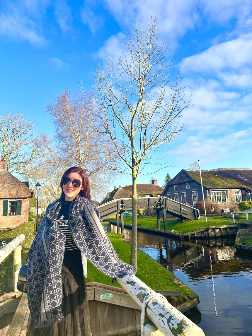 Sao Việt du xuân đầu năm: Hàn Quốc trở thành điểm đến của ba nàng hậu  - Ảnh 9.