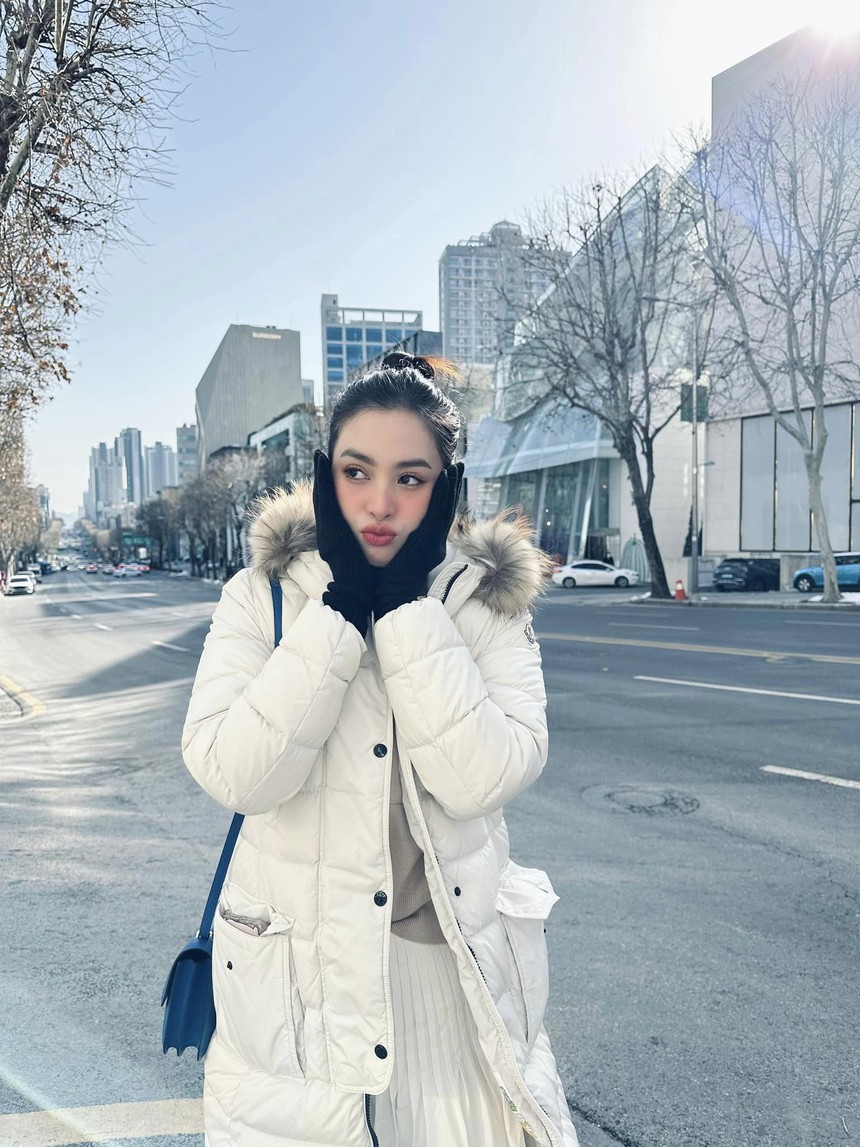 Thùy Tiên - Tiểu Vy cùng du hí Hàn Quốc, khoe dáng cực nuột ngay ngày đầu Xuân năm mới - Ảnh 4. Thùy Tiên - Tiểu Vy cùng du hí Hàn Quốc, khoe dáng cực nuột ngay ngày đầu Xuân năm mới - Ảnh 4.