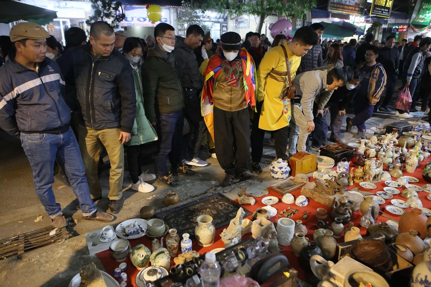 Tấp nập phiên chợ 'cả năm chỉ họp một lần' tại Nam Định - Ảnh 8. Tấp nập phiên chợ 'cả năm chỉ họp một lần' tại Nam Định - Ảnh 8.