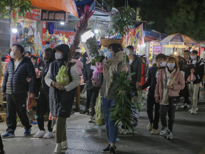 Tấp nập phiên chợ 'cả năm chỉ họp một lần' tại Nam Định - Ảnh 6. Tấp nập phiên chợ 'cả năm chỉ họp một lần' tại Nam Định - Ảnh 6.