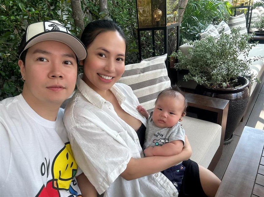 Diện mạo quý tử đầu lòng nhà Lê Hiếu, bụ bẫm đáng yêu và trông như "bản sao" của bố  - Ảnh 2.