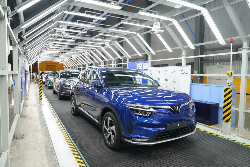 Nhà sáng lập diễn đàn VOZ đánh giá nhanh pin VinFast VF 8 khi di chuyển dưới 10%: ‘Công suất yếu thấy rõ nhưng chạy vẫn vô tư’ - Ảnh 6.