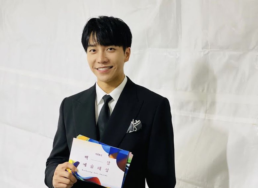 Lee Seung Gi tiết lộ lý do thay đổi ngoại hình đột ngột - Ảnh 2. Lee Seung Gi tiết lộ lý do thay đổi ngoại hình đột ngột - Ảnh 2.