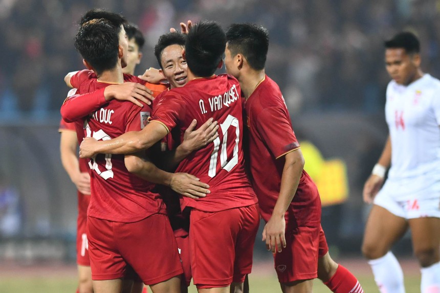 ĐT Việt Nam nhẹ nhàng hạ gục ĐT Myanmar với tỉ số 3-0 - Ảnh 8. ĐT Việt Nam nhẹ nhàng hạ gục ĐT Myanmar với tỉ số 3-0 - Ảnh 8.