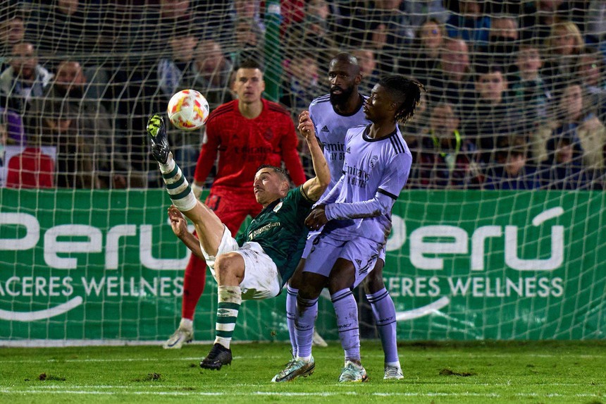 VIDEO bàn thắng trận Cacereno vs Real Madrid: Không thể áp đảo - Ảnh 3. VIDEO bàn thắng trận Cacereno vs Real Madrid: Không thể áp đảo - Ảnh 3.