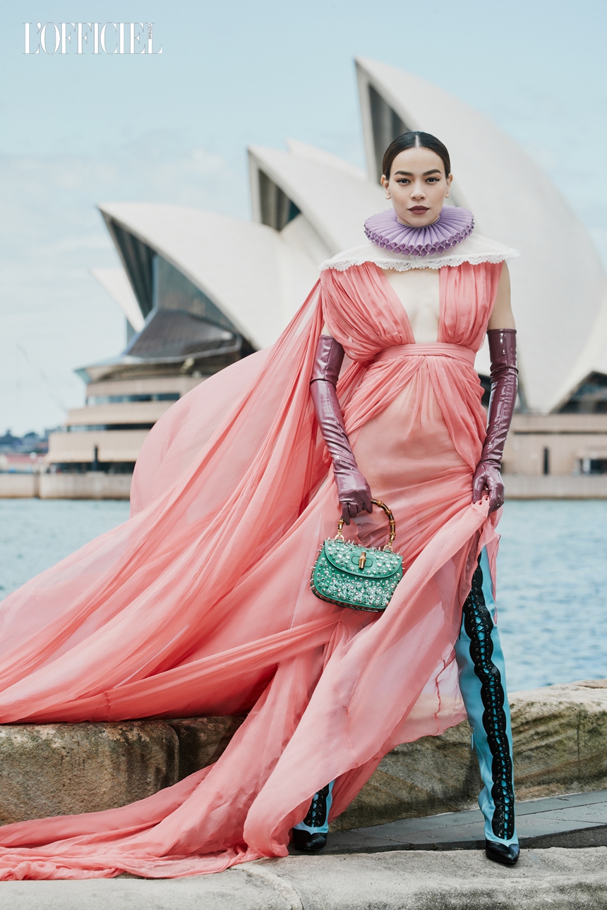 Hà Hồ khoe ảnh rực rỡ bên Kim Lý đầu năm 2023 - Ảnh 4.