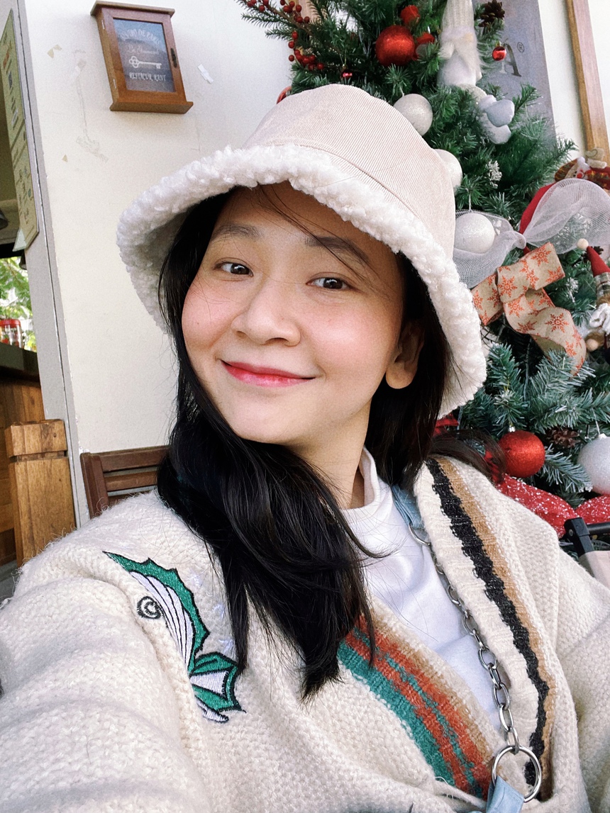 Review kem chống nắng giá hơn 100k: SPF 50 +, lên da ẩm mượt, trắng mướt - Ảnh 4.