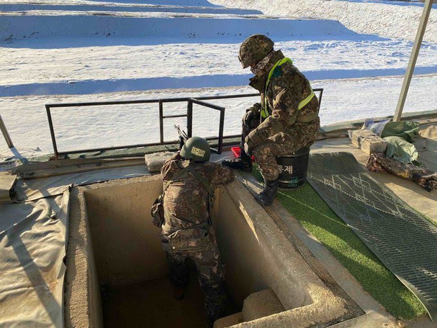 Những hình ảnh mới về quá trình huấn luyện Jin BTS - Ảnh 10.