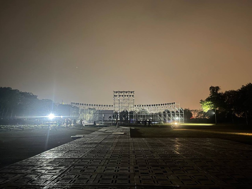 Xuyên đêm chuẩn bị sân khấu Gala Car Choice Awards 2022, sẵn sàng đón hơn 800 khách mời - Ảnh 1.