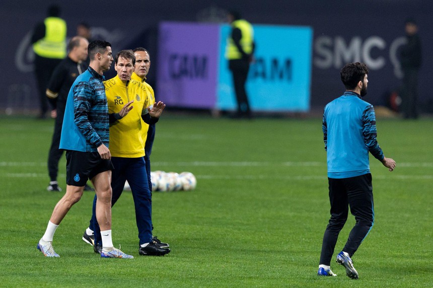 Chùm ảnh Ronaldo chính thức ra mắt Al Nassr hoành tráng  - Ảnh 14.