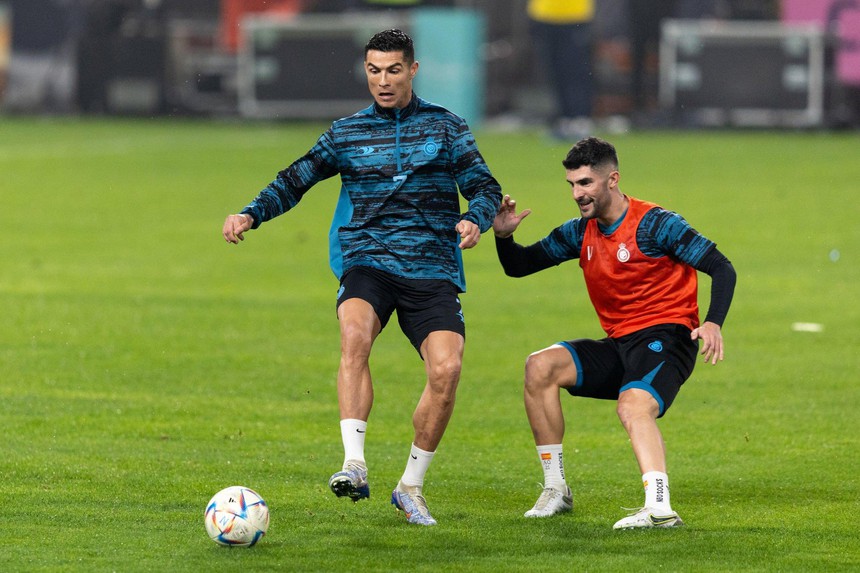 Chùm ảnh Ronaldo chính thức ra mắt Al Nassr hoành tráng  - Ảnh 13.
