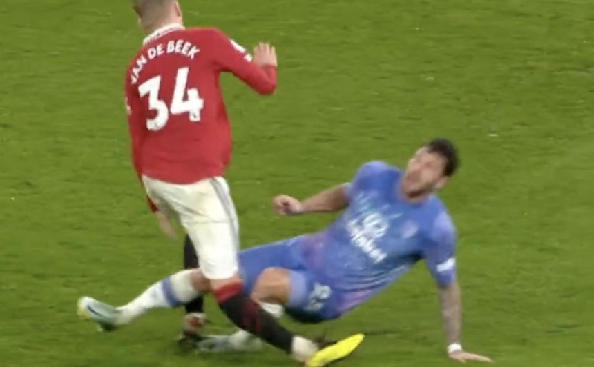 MU: Van de Beek rời sân trong nước mắt - Ảnh 2.