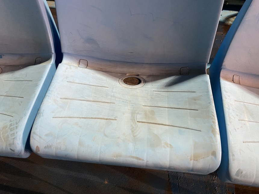 Cận cảnh chất lượng sân Mỹ Đình sau 2 trận đấu tại AFF Cup 2022 - Ảnh 9.