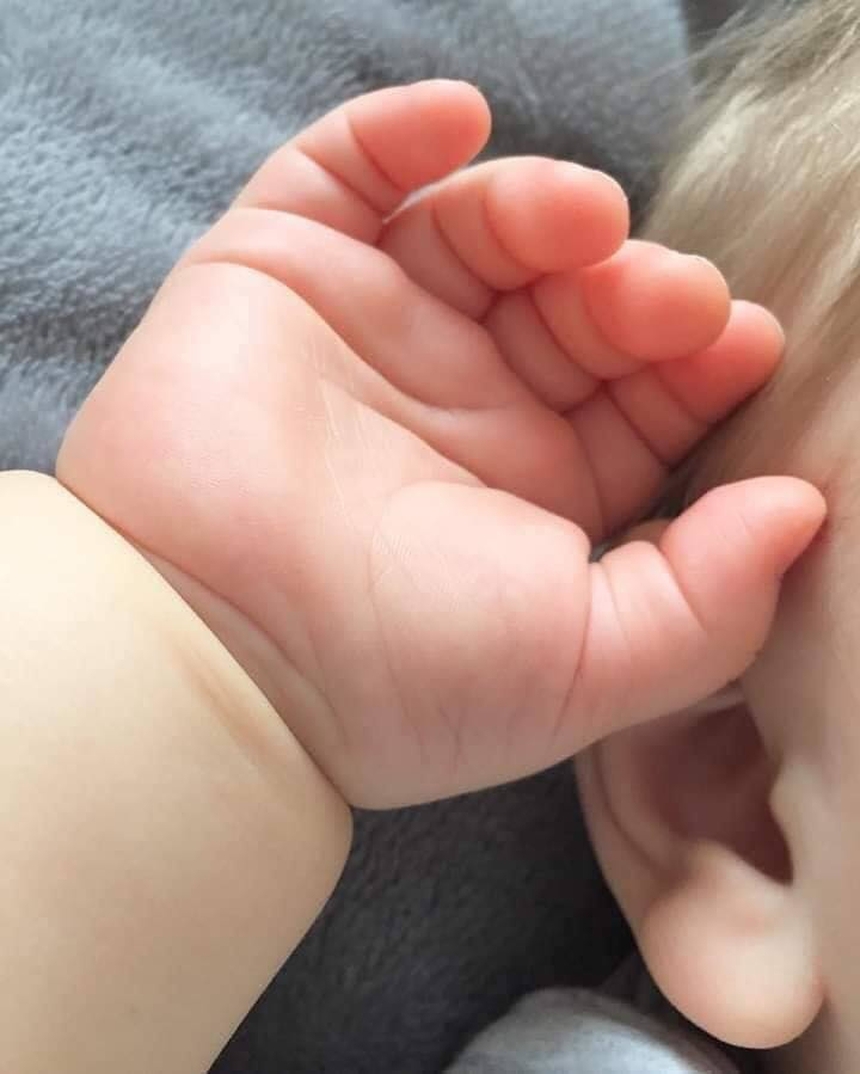 4 'công tắc thông minh' nằm trên cơ thể trẻ: Cha mẹ càng chạm nhiều, IQ của con càng được cải thiện - Ảnh 2. 4 'công tắc thông minh' nằm trên cơ thể trẻ: Cha mẹ càng chạm nhiều, IQ của con càng được cải thiện - Ảnh 2.