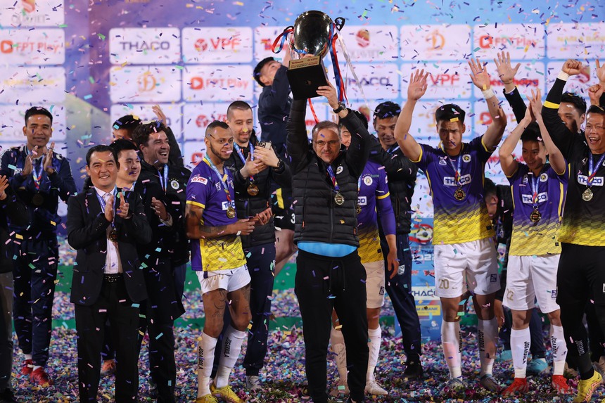 CLB Hà Nội và sự thay đổi mang tên Bandovic - Ảnh 1. CLB Hà Nội và sự thay đổi mang tên Bandovic - Ảnh 1.