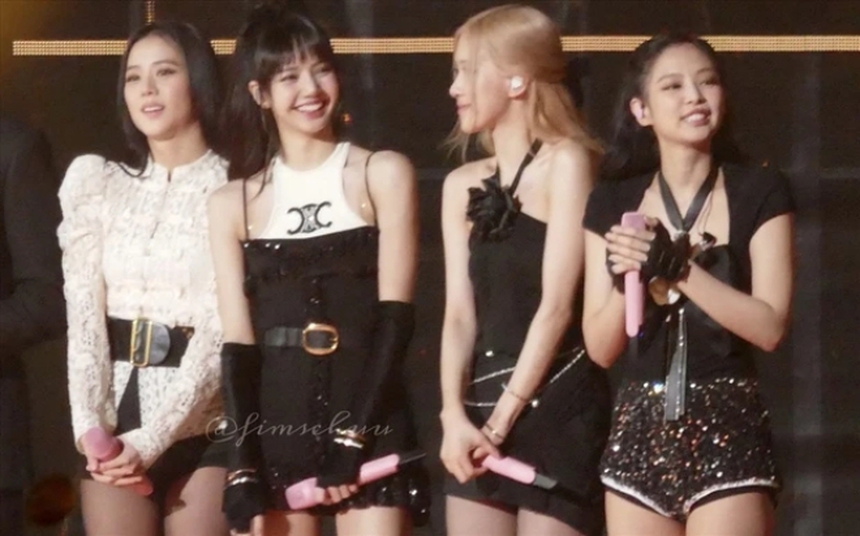 Màn diễn live mới nhất của Blackpink khiến fan 'nổi da gà' - Ảnh 2. Màn diễn live mới nhất của Blackpink khiến fan 'nổi da gà' - Ảnh 2.