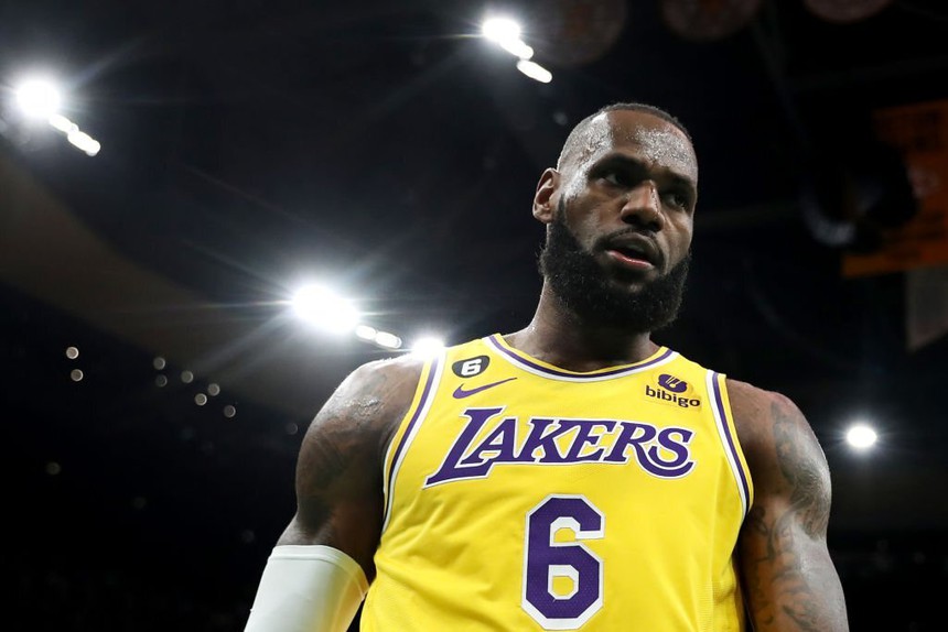 LeBron James nói gì trong phòng thay đồ sau thất bại trước Boston Celtics? - Ảnh 4. LeBron James nói gì trong phòng thay đồ sau thất bại trước Boston Celtics? - Ảnh 4.