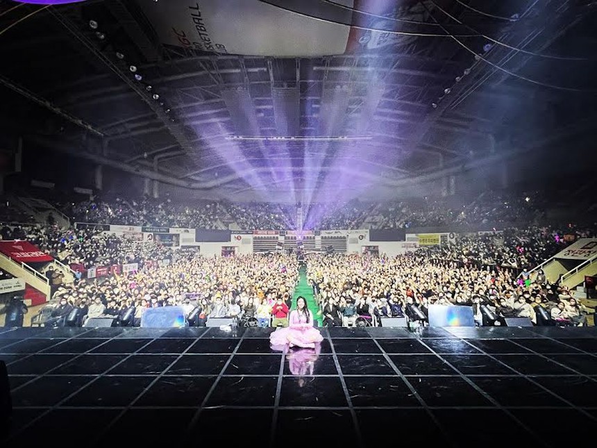 Một nhân viên bất ngờ nấp sau "Beyoncé xứ Hàn", hành động sau đó khiến tất cả "ngã ngửa" - Ảnh 4.