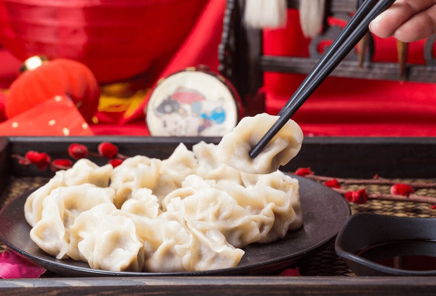 Trong ngày vía Thần Tài, người Trung Quốc không đi mua vàng, mà đổ ra đường nhận lì xì và làm những điều này - Ảnh 7. Trong ngày vía Thần Tài, người Trung Quốc không đi mua vàng, mà đổ ra đường nhận lì xì và làm những điều này - Ảnh 7.