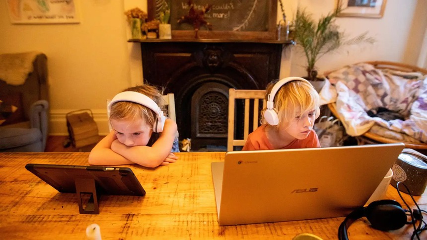 Cùng gặp gỡ bảo mẫu năng nổ và cần mẫn nhất trên thế giới: YouTube - Ảnh 2. Cùng gặp gỡ bảo mẫu năng nổ và cần mẫn nhất trên thế giới: YouTube - Ảnh 2.