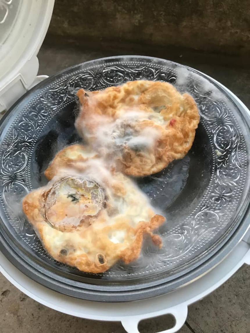 Ám ảnh kinh hoàng với series nồi cơm điện của sinh viên sau Tết: Nấm mốc mọc cao như núi, xuất hiện cả sinh vật lạ! - Ảnh 8. Ám ảnh kinh hoàng với series nồi cơm điện của sinh viên sau Tết: Nấm mốc mọc cao như núi, xuất hiện cả sinh vật lạ! - Ảnh 8.