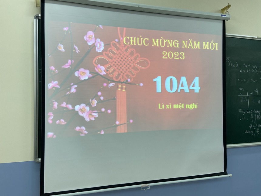 Nhận được lì xì từ giáo viên, học sinh tá hóa khi phát hiện bên trong không phải là tiền mà toàn là câu hỏi kiến thức: "Cũng là lì xì nhưng mà lạ lắm!" - Ảnh 4.