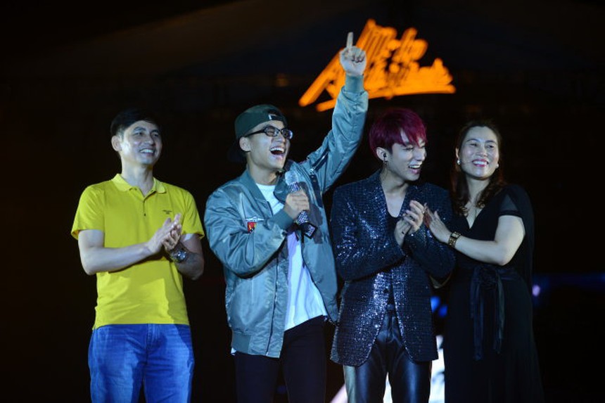 Những lần Sơn Tùng và MONO hát chung: Cảm động hay theo phong cách "cực bựa" đều gây sốt! - Ảnh 6. Những lần Sơn Tùng và MONO hát chung: Cảm động hay theo phong cách "cực bựa" đều gây sốt! - Ảnh 6.