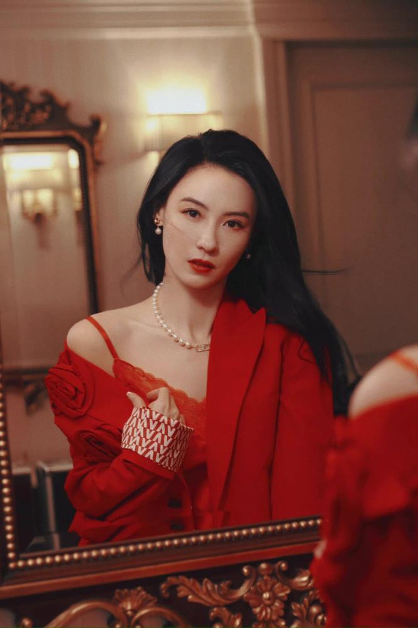 Bạn trai bí ẩn của Trương Bá Chi lộ diện - Ảnh 3.