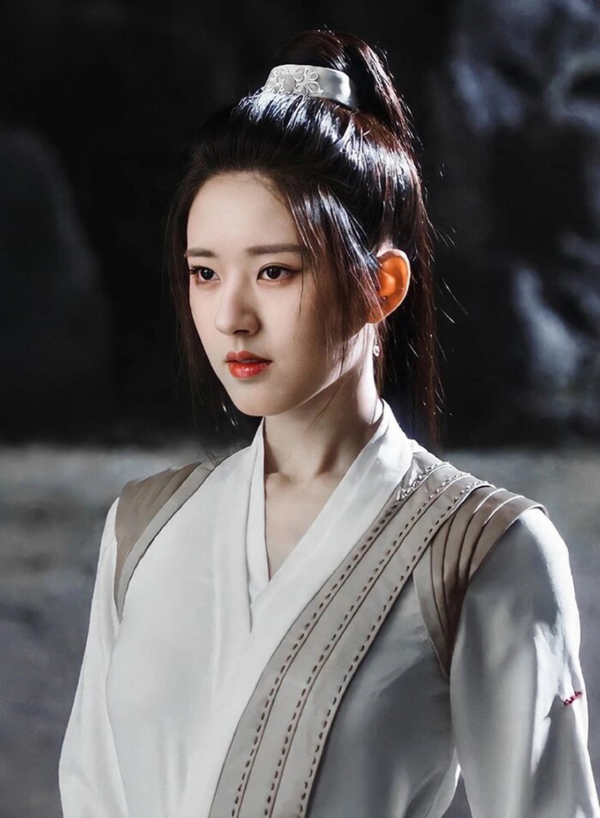 Có mấy cô mỹ nhân Hoa ngữ giả trai thảm họa nhất 2022: Triệu Lộ Tư lộ rõ vòng 1, 'trùm cuối' bị gọi là bản sao Cúc Tịnh Y  - Ảnh 1.