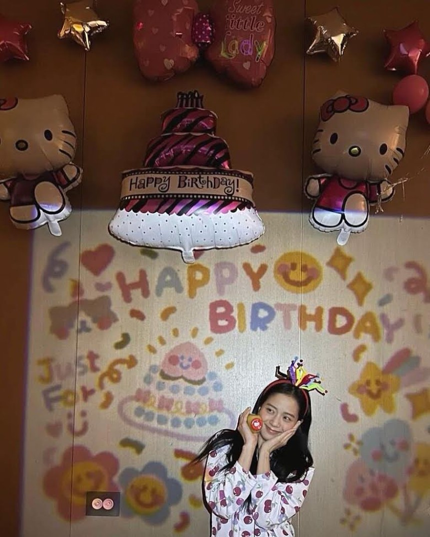 Cách Blackpink thể hiện tình yêu với Jisoo trong ngày sinh nhật - Ảnh 2. Cách Blackpink thể hiện tình yêu với Jisoo trong ngày sinh nhật - Ảnh 2.