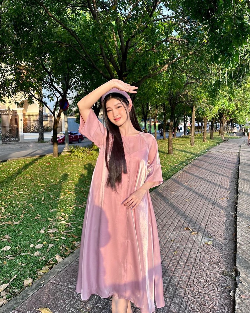 Thu nhập ''khủng'' nhưng Á hậu Phương Nhi chỉ diện đồ local brand, có bộ giá cực rẻ chỉ vài trăm nghìn  - Ảnh 2.