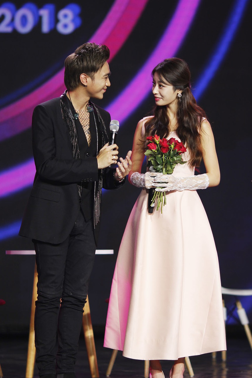 Tóc tiên bị gọi nô tì, làm nền cho CL: Có phải câu chuyện thường của nghệ sĩ việt khi đứng chung sao quốc tế? - Ảnh 5.