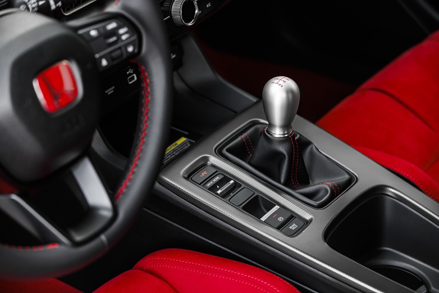 Civic Type R có gì mà ra giá 2,4 tỷ, đắt hơn 3 lần bản thường? - Ảnh 2. Civic Type R có gì mà ra giá 2,4 tỷ, đắt hơn 3 lần bản thường? - Ảnh 2.