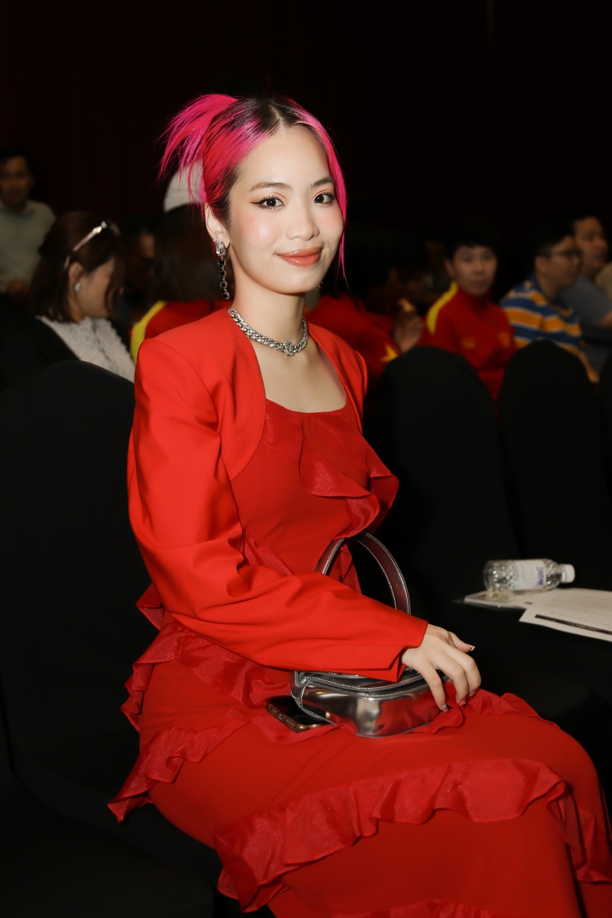 Họp báo khởi động Cống Hiến 2023: AMEE tranh giải lớn cùng Mỹ Tâm - Hà Hồ, MONO ẵm chắc suất tân binh? - Ảnh 23.